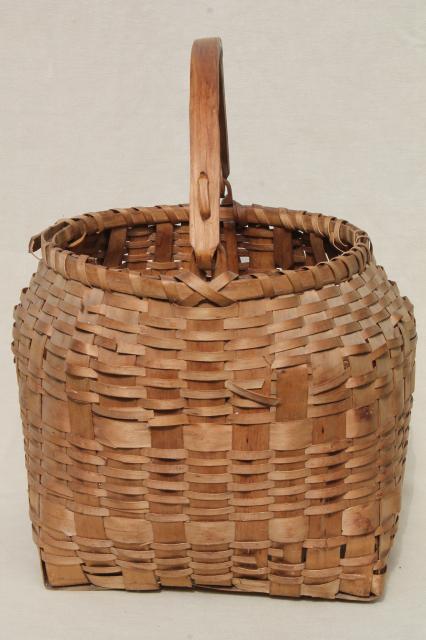 photo of early 1900s vintage Winnebago Indian basket, old antique woven ash wood handle basket #5