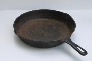 early Wagner ware cast iron 10 inch skillet, W mark antique vintage frying pan 