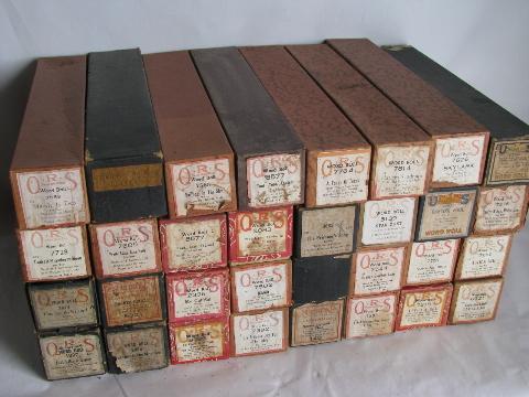 photo of estate lot 32 unsorted antique vintage player piano music rolls #1