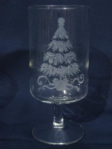 photo of etched glass Christmas tree holiday glasses, vintage Neiman-Marcus #4