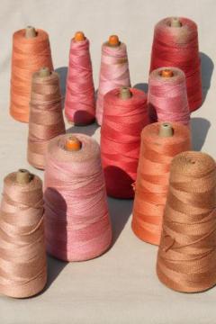 catalog photo of faded reds, barn red colors primitive grubby old spools of vintage cotton cord thread
