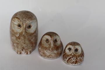 catalog photo of family of owls vintage Pigeon Forge pottery animal figurines, owl & owlets