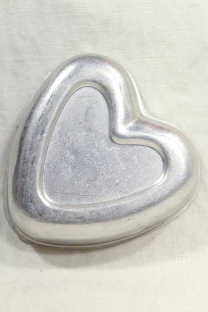 photo of farmhouse kitchen primitive tin hearts, vintage heart shaped cookie cutters & mold #2