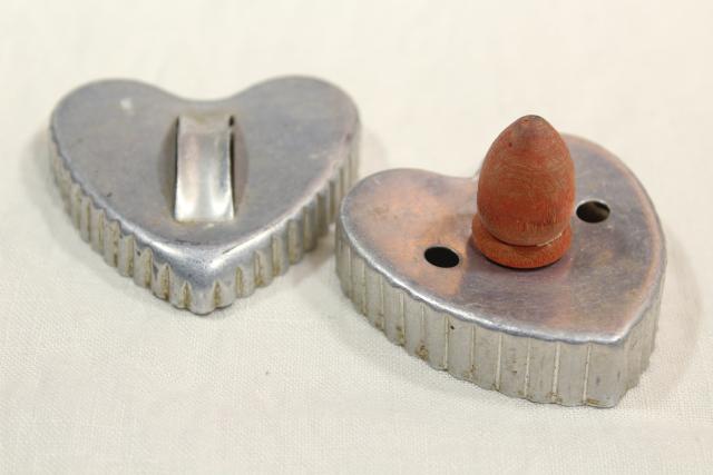 photo of farmhouse kitchen primitive tin hearts, vintage heart shaped cookie cutters & mold #6