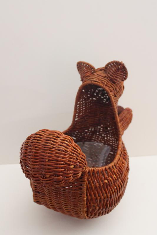 photo of figural wicker basket squirrel holding acorn nut, 1980s-90s vintage made in China #4