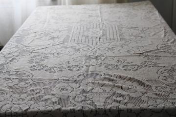 catalog photo of flower basket lace tablecloth, vintage Quaker lace type cloth ecru cotton fabric