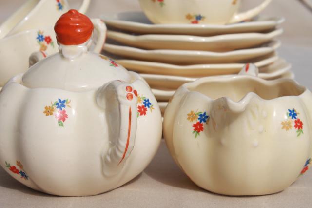 photo of flowered sprig cottage style vintage tea set, Ditmar Urbach Czech china Czechoslovakia #5