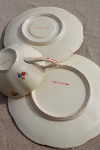 photo of flowered sprig cottage style vintage tea set, Ditmar Urbach Czech china Czechoslovakia #12