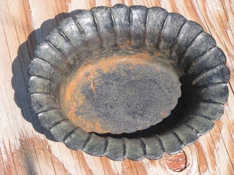 photo of fluted oval flower pot, old unmarked cast iron planter or cachepot #2