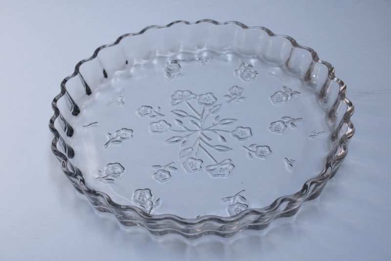 photo of fluted pastry fruit tart or quiche pan, Anchor Hocking Savannah french country floral pattern #4