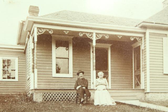 photo of framed vintage photo early Illinois farmhouse settlers couple in antique gold frame #4