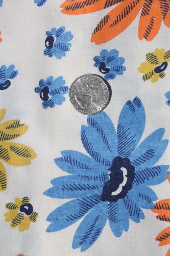 photo of full bolt of 1950s vintage cotton fabric w/ big retro daisies daisy print #2