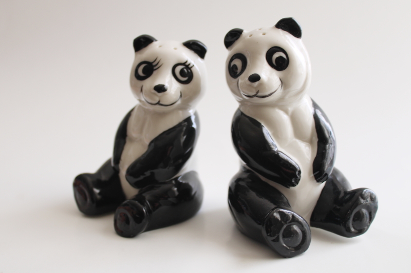 giant pandas vintage Taiwan ceramic S&P shakers set panda couple boy girl