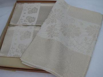 catalog photo of gold / ivory rayon roses 1940s vintage damask tablecloth & napkins set, mint in original box