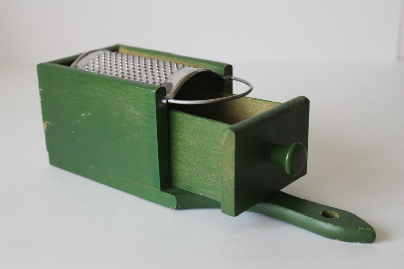 photo of green painted wood wall box w/ tiny metal nutmeg grater, 80s vintage country kitchen  #2