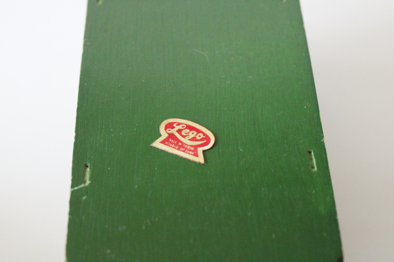 photo of green painted wood wall box w/ tiny metal nutmeg grater, 80s vintage country kitchen  #4