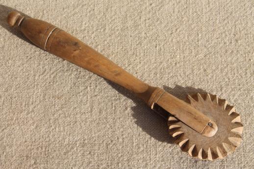 photo of hand carved wood pie crimper rolling wheel, vintage kitchen utensil, pastry bakers baking tool #1