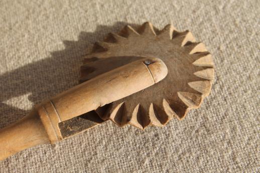 photo of hand carved wood pie crimper rolling wheel, vintage kitchen utensil, pastry bakers baking tool #3