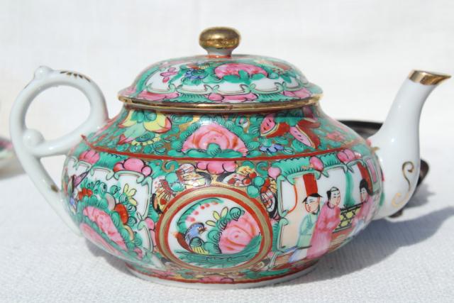 photo of hand painted porcelain tea pot set cups & saucers famille rose medallion vintage Hong Kong china #12