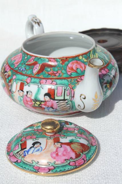 photo of hand painted porcelain tea pot set cups & saucers famille rose medallion vintage Hong Kong china #13