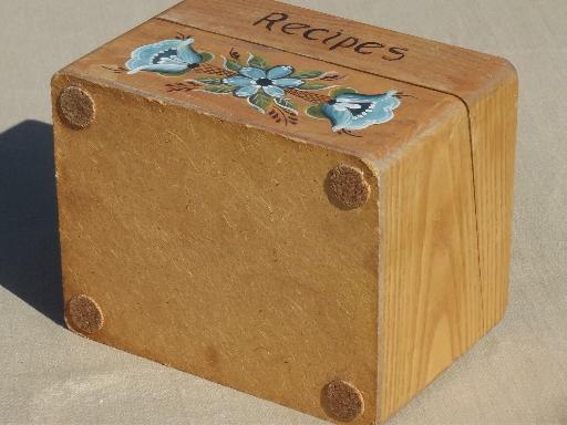 photo of hand painted tole oak box, wooden recipe box full of vintage recipes cards #8