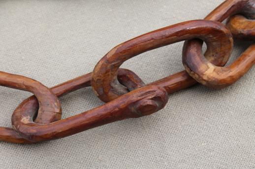 photo of hand-carved wood chain w/ wooden links, primitive vintage folk art / tramp art #2