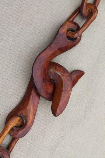 photo of hand-carved wood chain w/ wooden links, primitive vintage folk art / tramp art #7