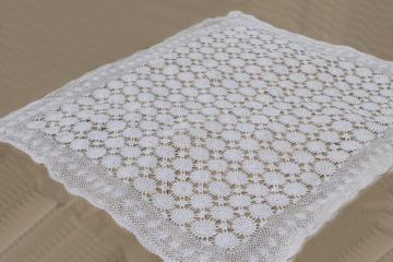 catalog photo of handmade crochet lace bedspread, shabby chic vintage cotton coverlet w/ lacy spider web motifs