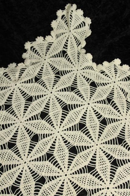 photo of handmade crochet lace bedspread w/ star pattern, shabby vintage chic #3