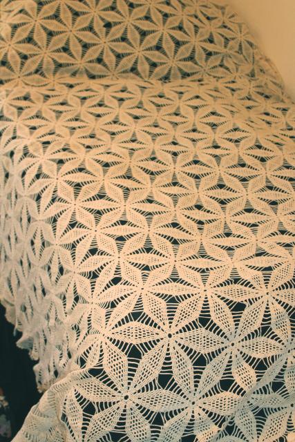 photo of handmade crochet lace bedspread w/ star pattern, shabby vintage chic #6