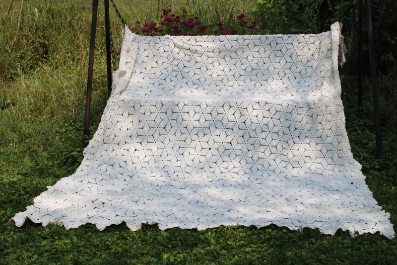 photo of handmade crocheted heavy cotton bedspread stars w/ popcorn bobbles, vintage crochet lace #1