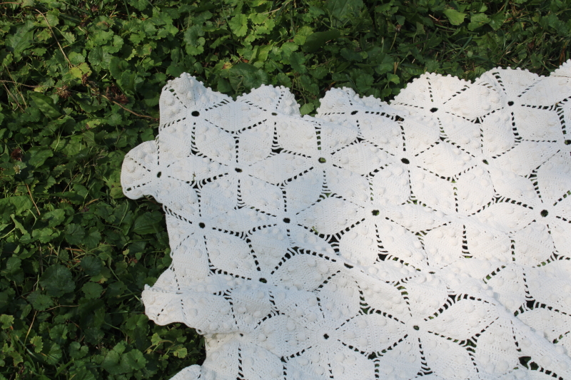 photo of handmade crocheted heavy cotton bedspread stars w/ popcorn bobbles, vintage crochet lace #4