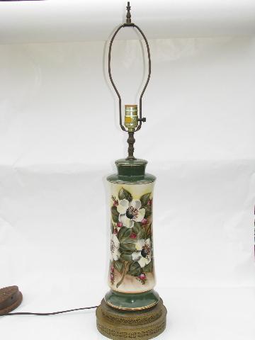 photo of hand-painted Christmas roses, vintage 1940's china table lamp #2