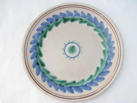 photo of hand-painted Italian ceramic pottery plates, laurel wreaths in blue & green #2