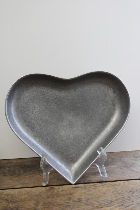 photo of heart shaped armetale type pewter dish, vintage Pewtarex York Pennsylvania  #5