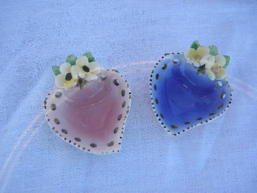 photo of hearts and flowers hand-painted Italian pottery pin trays for jewelry #1