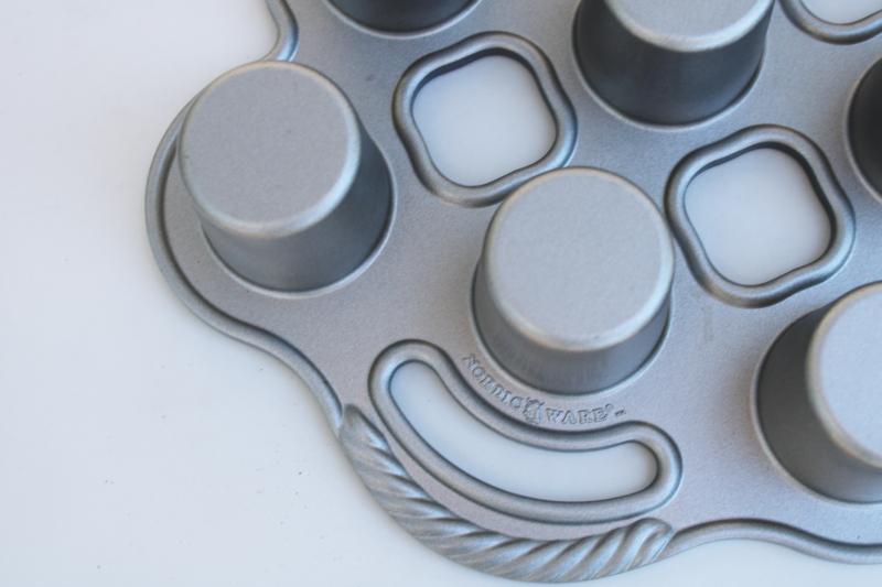 photo of heavy cast metal petit popover pan, Nordic Ware non stick pan for mini popovers #4