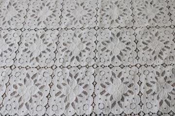 catalog photo of heavy cotton lace tablecloth, vintage shabby cottage chic white farmhouse decor