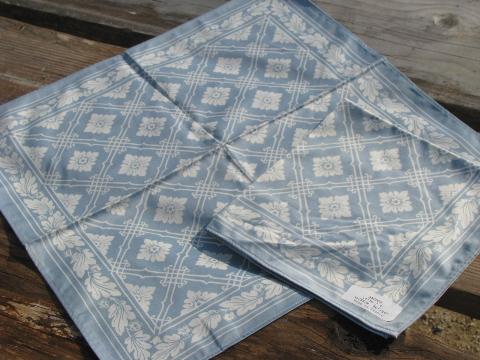 photo of heavy cotton sateen dinner napkins from France, french blue and white #1