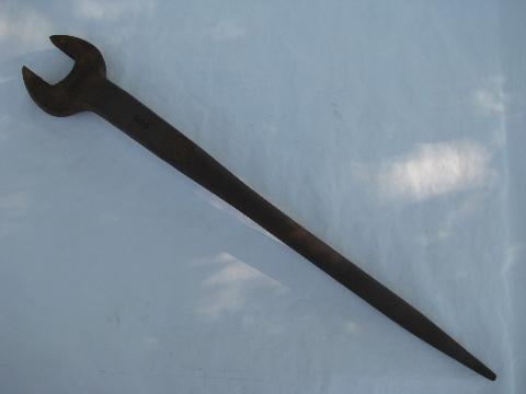 photo of heavy old iron worker Williams 909 XT 1-7/16'' spud wrench #1