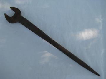 catalog photo of heavy old iron worker Williams 909 XT 1-7/16'' spud wrench