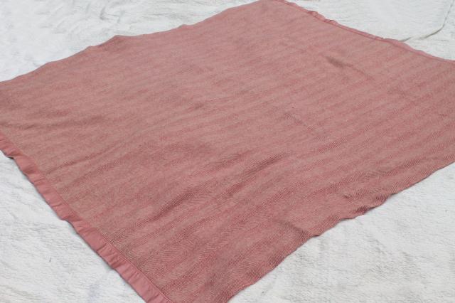 photo of heavy wool bed blankets in herringbone weave fabric, vintage bedding lot #6