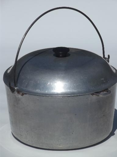 photo of huge 10 qt dutch oven camping kettle, vintage cast aluminum pot & lid #1