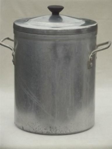 photo of huge 16 quart stockpot, vintage Toroware aluminum restaurant kitchen pot #1