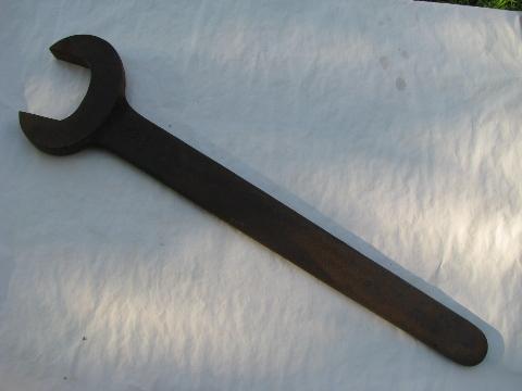 photo of huge antique 3 5/8 inch Armstrong Strong Arm bridge building wrench, 27 inches long #1