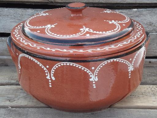 photo of huge casserole dish, vintage hand-painted terracotta pottery, E Alves Portugal #1