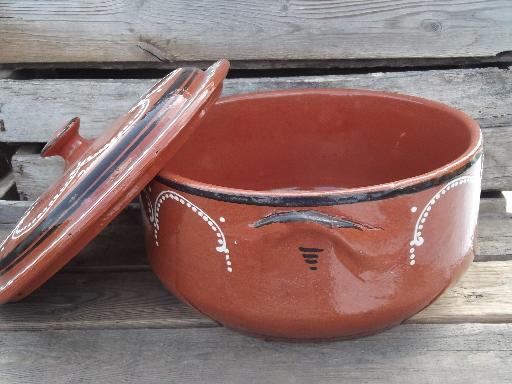 photo of huge casserole dish, vintage hand-painted terracotta pottery, E Alves Portugal #2