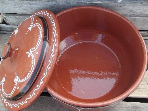 photo of huge casserole dish, vintage hand-painted terracotta pottery, E Alves Portugal #3