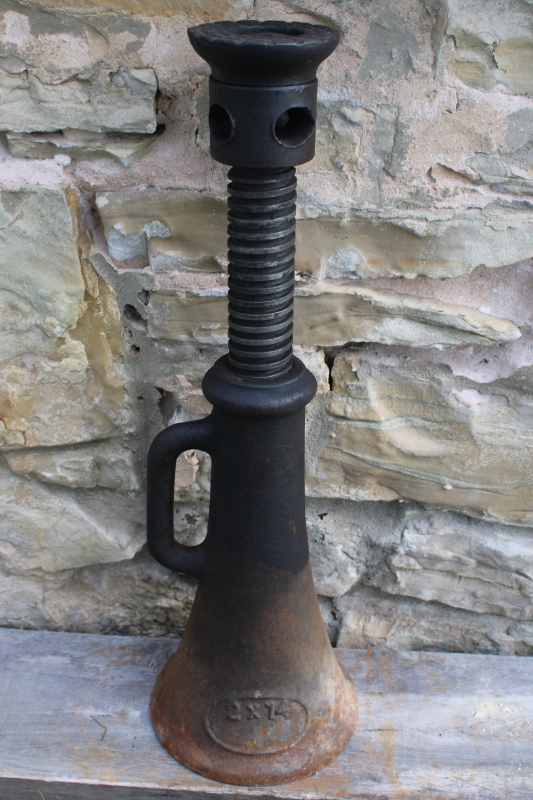 photo of huge cast iron house jack heavy industrial screw type bottle jack #8