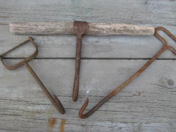 catalog photo of huge forged iron bale hooks, antique farm tools, vintage primitive hook lot